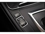 BMW 3-Serie 318i M Sport Aut. [ Schuifdak Leder Navi prof. Stoelverwarming ]