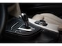 BMW 3-Serie 318i M Sport Aut. [ Schuifdak Leder Navi prof. Stoelverwarming ]