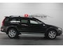 Volvo XC70 2.4 D5 Kinetic - Airco / Trekhaak / Parksens. achter