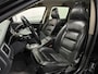 Volvo XC70 2.4 D5 Kinetic - Airco / Trekhaak / Parksens. achter