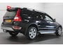 Volvo XC70 2.4 D5 Kinetic - Airco / Trekhaak / Parksens. achter