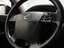 Volvo XC70 2.4 D5 Kinetic - Airco / Trekhaak / Parksens. achter