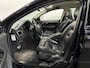 Volvo XC70 2.4 D5 Kinetic - Airco / Trekhaak / Parksens. achter