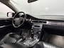 Volvo XC70 2.4 D5 Kinetic - Airco / Trekhaak / Parksens. achter