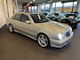 Mercedes-Benz E-klasse AMG 55 | Origineel Nederlands | 100% Onderhouden | Nette staat | Panoramadak | Memory seats | Cruise control | Climate control | Lederen bekleding | Multimediascherm | Parkeersensoren v+a