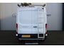 Ford Transit 290 2.0-105pk TDCI L2H2 Ambiente. Compleet ingerichte Ford Transit ! Camera, pdc v+a, airco, ladder achterd., opstaptrede met trekhaak, imperiaal met ladder, omvormer naar 220V, etc etc.