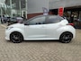 Toyota Yaris 1.5 Hybrid EXECUTIVE PANODAK HEAD-UP STOELVERW BLIND SPOT NAVI 17'' LM-VELGEN 4S-BANDEN PARK-SENSOREN CAMERA APPLE/ANDROID BLUETOOTH AD-CRUISE CLIMA