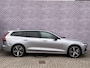 Volvo V60 2.0 T6 Plug-in hybrid AWD Essential | Black Pack | MJ 2026 | Leder | Blis | Adaptieve Cruise controle | 19" | Stuur + Stoelverwarming | Google | Camera | Getint glas |
