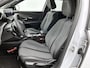 Peugeot 2008 SUV Allure 130pk Automaat | NIEUW MODEL | Navigatie | Achteruitrijcamera | Climate Control | Cruise Control | Parkeersensoren v+a | Draadloze Apple Carplay / Android Auto | Digitaal instrumentenpaneel | DAB+ radio | Led koplampen | All Seasonbanden | Donker getint glas | 17" lichtmetalen velgen |