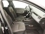 Renault Clio TCe 100 Life | Handbediende airco | Lane Departure Warning met Lane Keep Assist | R-Plug & Radio met DAB en bluetooth | LED PURE VISION koplampen | Metaalkleur |