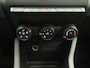 Renault Clio TCe 100 Life | Handbediende airco | Lane Departure Warning met Lane Keep Assist | R-Plug & Radio met DAB en bluetooth | LED PURE VISION koplampen | Metaalkleur |