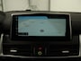 BMW 2-Serie Active Tourer 220i High Executive | Trekhaak | Head-up display | Cruise Control | lederen bekleding | LED koplampen | Navigatie | Stoelverwarming | LMV 17 |