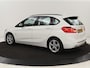 BMW 2-Serie Active Tourer 220i High Executive | Trekhaak | Head-up display | Cruise Control | lederen bekleding | LED koplampen | Navigatie | Stoelverwarming | LMV 17 |