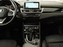 BMW 2-Serie Active Tourer 220i High Executive | Trekhaak | Head-up display | Cruise Control | lederen bekleding | LED koplampen | Navigatie | Stoelverwarming | LMV 17 |