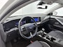 Opel Astra 1.2 Business Edition 110pk | Navigatie via Apple Carplay/Android Auto | Climate Control | Cruise Control | Parkeersensoren Voor + Achter | 16" Lichtmetalen Velgen | LED Koplampen | Verwarmbare Voorstoelen | Verwarmbaar Stuur |