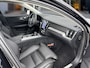 Volvo V60 B4 Plus Dark 18' | Panoramadak | Trekhaak | Getint glas | Stoel/stuurverwarming | Elektr. verstelb. stoelen | Adapt. cruise