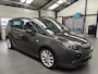 Opel Zafira Tourer 1.4 Cosmo 7p. OPC line TREKHAAK LEER !! | Electronic climate controle | Parkeersensor voor en achter | Stuurwiel verwarmd