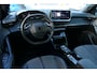 Peugeot 2008 1.2 HYBRID 136PK ALLURE AUTOMAAT / NAVI / CLIMA / PDC / 17"LMV / CAMERA V+A / KEYLESS / FULL-LED / BLUETOOTH / ADAPT. CRUISECONTROL / 1E EIGENAAR / SCHITTERENDE STAAT !!