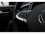 Volkswagen T-Roc 1.0 TSI 110 pk Style | Navigatie | Stoelverwarming | Parkeersensoren voor/achter | Massage | Alcantara | Adaptive Cruise