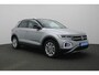 Volkswagen T-Roc 1.0 TSI 110 pk Style | Navigatie | Stoelverwarming | Parkeersensoren voor/achter | Massage | Alcantara | Adaptive Cruise