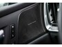 Volvo V60 2.0 T6 Plug-in hybrid AWD Plus Dark | Trekhaak | Adaptive Cruise Control | Panoramadak | 360 Camera | Harman/Kardon | Stuurverwarming | Stoelverwarming voor & achter | Power Seats | Sportstoelen |