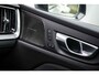 Volvo V60 2.0 T6 Plug-in hybrid AWD Plus Dark | Trekhaak | Adaptive Cruise Control | Panoramadak | 360 Camera | Harman/Kardon | Stuurverwarming | Stoelverwarming voor & achter | Power Seats | Sportstoelen |