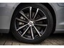 Volvo V60 2.0 T6 Plug-in hybrid AWD Plus Dark | Trekhaak | Adaptive Cruise Control | Panoramadak | 360 Camera | Harman/Kardon | Stuurverwarming | Stoelverwarming voor & achter | Power Seats | Sportstoelen |