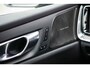 Volvo V60 2.0 T6 Plug-in hybrid AWD Plus Dark | Trekhaak | Adaptive Cruise Control | Panoramadak | 360 Camera | Harman/Kardon | Stuurverwarming | Stoelverwarming voor & achter | Power Seats | Sportstoelen |