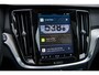 Volvo V60 2.0 T6 Plug-in hybrid AWD Plus Dark | Trekhaak | Adaptive Cruise Control | Panoramadak | 360 Camera | Harman/Kardon | Stuurverwarming | Stoelverwarming voor & achter | Power Seats | Sportstoelen |