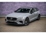 Volvo V60 2.0 T6 Plug-in hybrid AWD Plus Dark | Trekhaak | Adaptive Cruise Control | Panoramadak | 360 Camera | Harman/Kardon | Stuurverwarming | Stoelverwarming voor & achter | Power Seats | Sportstoelen |