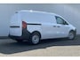 Mercedes-Benz eCitan 112 L2 Base | Stoelverwarming | Trekhaak | Zitcomfortpakket | Automatic Climate Control met (Interieur) Voorklimatisering | Smartphone Integratie Pakket | Tweezits Bijrijdersbank |