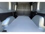 Mercedes-Benz Citan 110 L1 Pro | Trekhaak | Kunststof Laadruimte Bekleding met Houten Vloer | Smartphone Integratie pakket | PRO Interieur en Exterieur opties | Parkeerpakket met Achteruitrijcamera | Cruisecontrol | Airco |