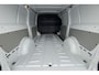 Mercedes-Benz Vito 114 L2 Automaat Pro | Trekhaak | Parkeerpakket met achteruitrijcamera | Smartphone Integratie Pakket | Comfort Bestuurders- en Bijrijdersstoel |