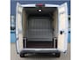 Fiat Ducato 2.2 MultiJet 140 S&S L3H2 3.3t Let op, 3,9% financial lease via Stellantis van toepassing / Prijs excl. BTW, BPM en kosten rijklaarmaken. Dit voertuig valt onder de ondernemersregeling, waardoor BPM-vrijstelling mogelijk is. | 2 zitplaatsen rechtsvoor | 2 zitplaatsen rechtsvoor | Achteruitrijcamera