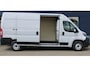 Fiat Ducato 2.2 MultiJet 140 S&S L3H2 3.3t Let op, 3,9% financial lease via Stellantis van toepassing / Prijs excl. BTW, BPM en kosten rijklaarmaken. Dit voertuig valt onder de ondernemersregeling, waardoor BPM-vrijstelling mogelijk is. | 2 zitplaatsen rechtsvoor | 2 zitplaatsen rechtsvoor | Achteruitrijcamera