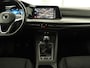 Volkswagen Golf 1.5 TSI Life Bns | Panoramadak | Adaptive Cruise | Stoelverwarming | Camera | Navigatie | Carplay | Sfeerverlichting