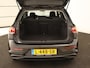 Volkswagen Golf 1.5 TSI Life Bns | Panoramadak | Adaptive Cruise | Stoelverwarming | Camera | Navigatie | Carplay | Sfeerverlichting