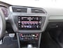 Volkswagen Tiguan 1.5 TSI 150pk DSG R-Line Business+/ Facelift model/ 20 Inch velgen/ Apple Carplay/ Keyless/ DAB/ Elektrische achterklep/ Adaptieve cruise + Trafic Jam