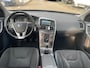 Volvo XC60 2.0 D4 FWD Summum INCLUSIEF BTW!! / airco / cruise.control / navi / camera / pdc / lmv / trekhaak / elek.pakket....