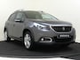 Peugeot 2008 1.2 PureTech Signature Navigatie | Erg lage km stand | Automaat