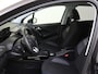 Peugeot 2008 1.2 PureTech Signature Navigatie | Erg lage km stand | Automaat