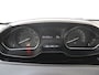 Peugeot 2008 1.2 PureTech Signature Navigatie | Erg lage km stand | Automaat