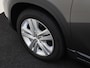 Peugeot 2008 1.2 PureTech Signature Navigatie | Erg lage km stand | Automaat