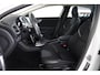 Volvo V40 1.6 T3 Momentum / Xenon / Navi / Cruisecontrol / Cam / Trekhaak