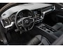 Volvo S60 B3 Mild Hybrid R-Design | Harman Kardon audio | Verwarmbare voorstoelen | DAB | Elektrisch verstelbare bestuurdersstoel met geheugenfunctie.