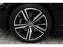 Volvo S60 B3 Mild Hybrid R-Design | Harman Kardon audio | Verwarmbare voorstoelen | DAB | Elektrisch verstelbare bestuurdersstoel met geheugenfunctie.