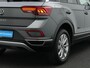 Volkswagen T-Roc 1.5 TSI 150 pk DSG Style | Trekhaak | Navigatie | Stoelverwarming | Parkeersensoren voor/achter