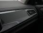 Volkswagen T-Roc 1.5 TSI 150 pk DSG Style | Trekhaak | Navigatie | Stoelverwarming | Parkeersensoren voor/achter | Adaptive Cruise