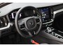 Volvo V60 T6 Plug-in hybrid AWD Plus Dark | Rondomzicht Camera | Semi Electrische trekhaak | Electronic Climate Control | Adaptieve Cruise Control | Parkeersensoren | Rijstrooksensor Met Correctie | Navigatiesysteem | Verwarmbare Voorstoelen | Verwarmbaar Stuurwiel | Keyless Entry |
