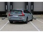 Volvo V60 T6 Plug-in hybrid AWD Plus Dark | Rondomzicht Camera | Semi Electrische trekhaak | Electronic Climate Control | Adaptieve Cruise Control | Parkeersensoren | Rijstrooksensor Met Correctie | Navigatiesysteem | Verwarmbare Voorstoelen | Verwarmbaar Stuurwiel | Keyless Entry |